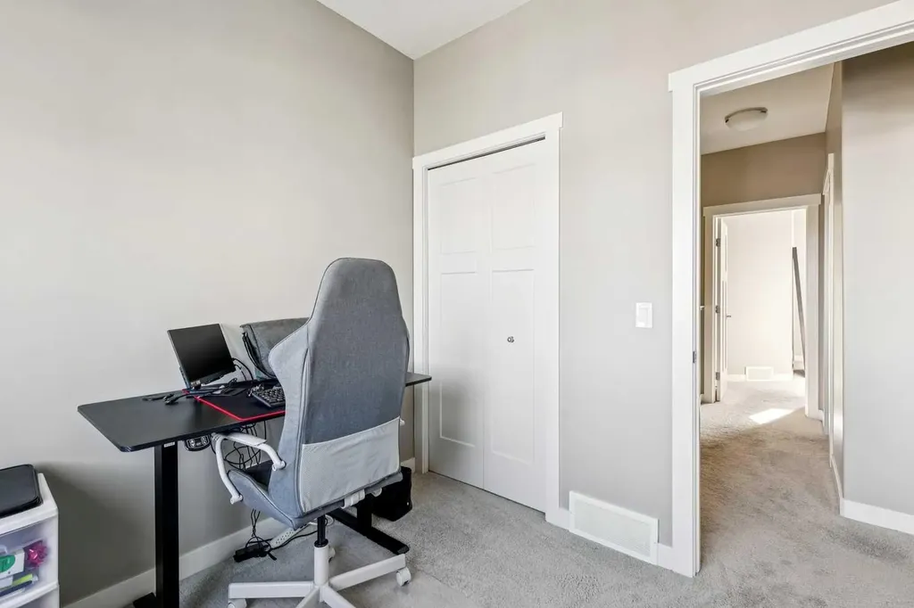 605 Evanston Manor NW Calgary AB T3P 0R9