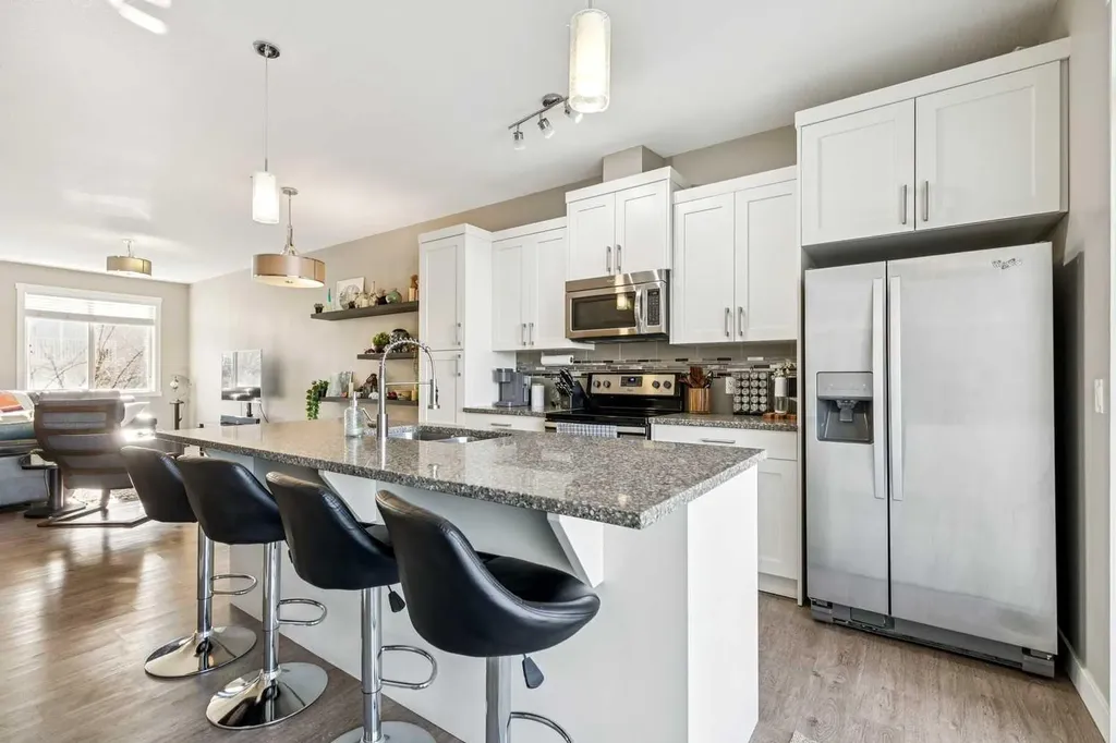 605 Evanston Manor NW Calgary AB T3P 0R9