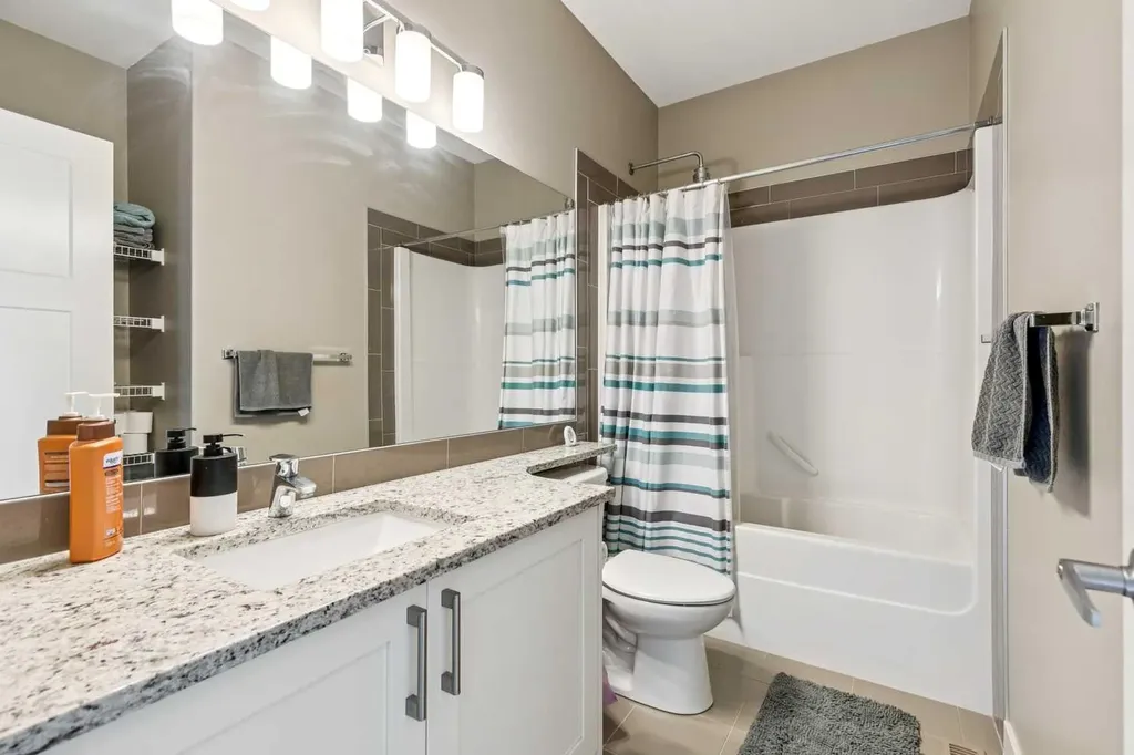 605 Evanston Manor NW Calgary AB T3P 0R9