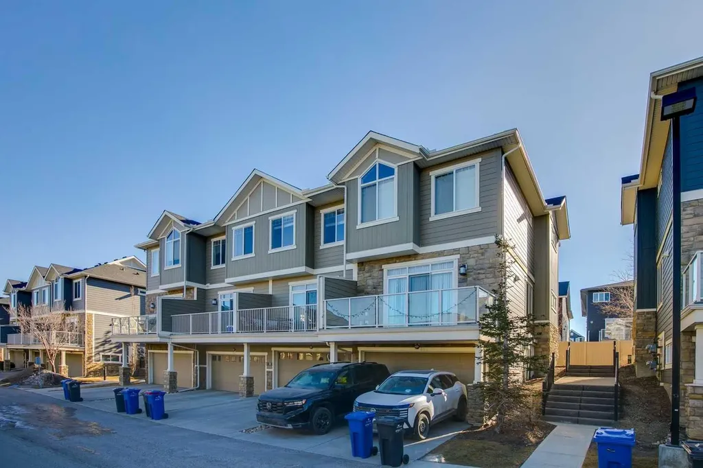 605 Evanston Manor NW Calgary AB T3P 0R9