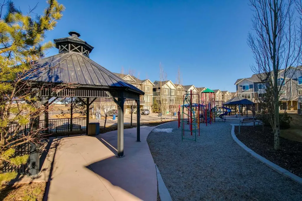 605 Evanston Manor NW Calgary AB T3P 0R9