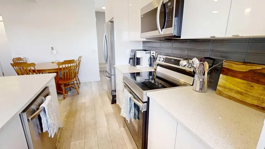 19637 48 Street SE Calgary AB T3M 3T9