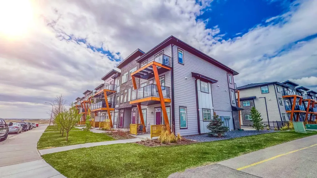 19637 48 Street SE Calgary AB T3M 3T9