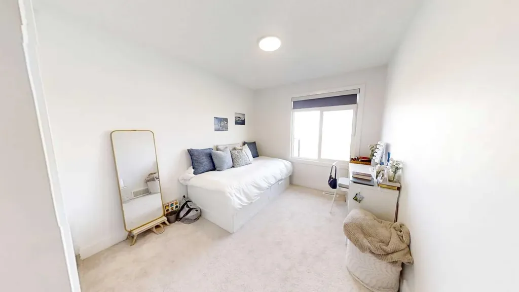 19637 48 Street SE Calgary AB T3M 3T9