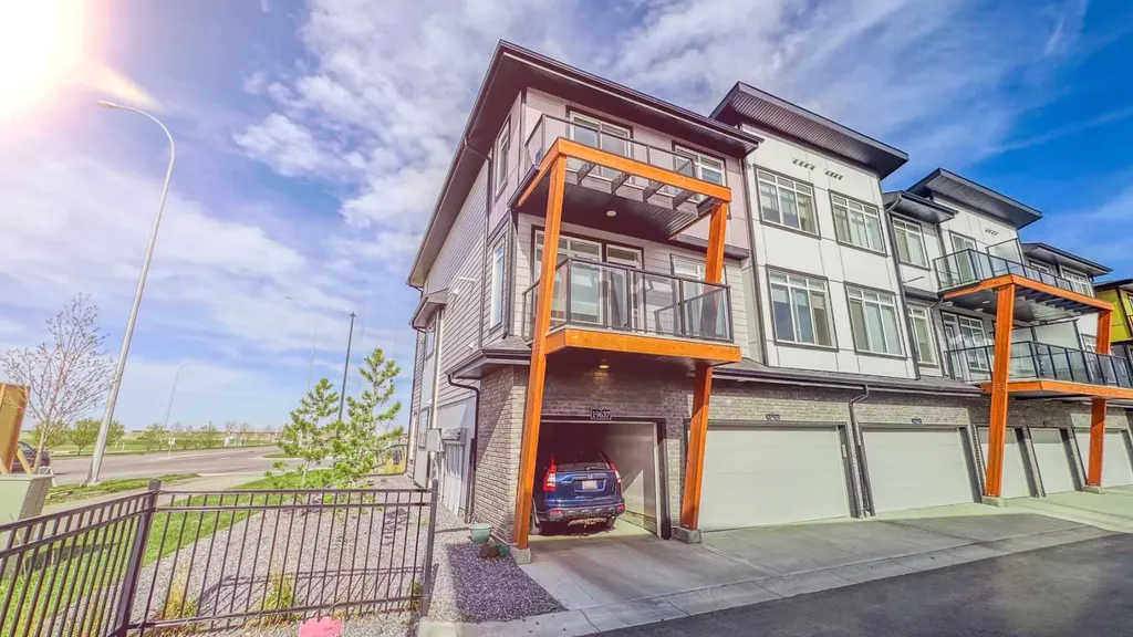 19637 48 Street SE Calgary AB T3M 3T9