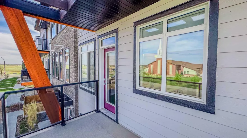 19637 48 Street SE Calgary AB T3M 3T9