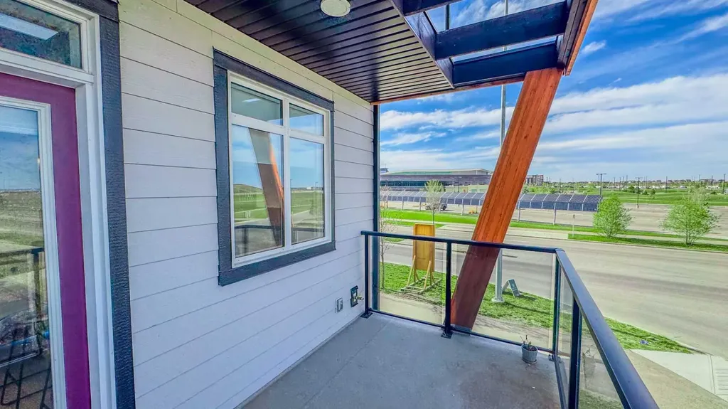 19637 48 Street SE Calgary AB T3M 3T9