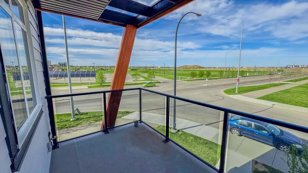 19637 48 Street SE Calgary AB T3M 3T9