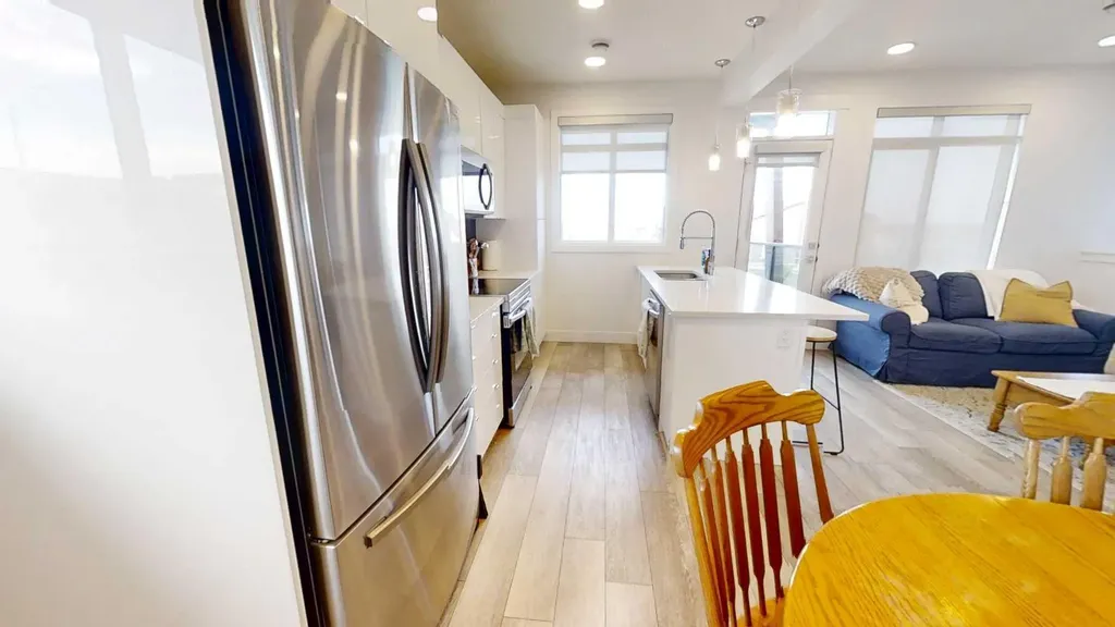19637 48 Street SE Calgary AB T3M 3T9