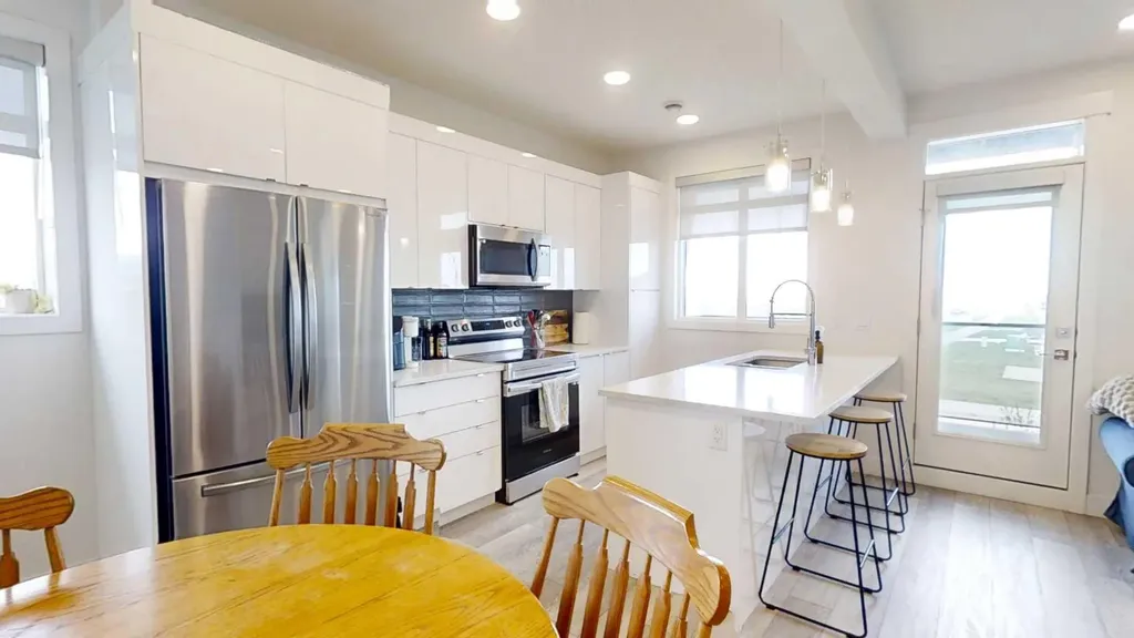 19637 48 Street SE Calgary AB T3M 3T9