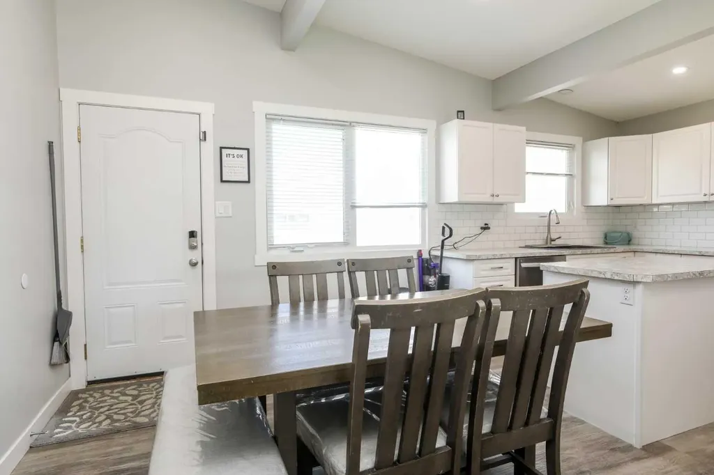 2705 22 Avenue S Lethbridge AB T1K 1J8