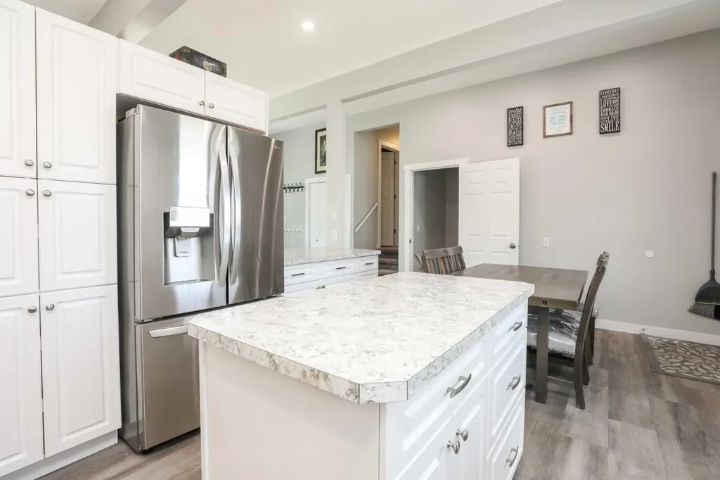 2705 22 Avenue S Lethbridge AB T1K 1J8