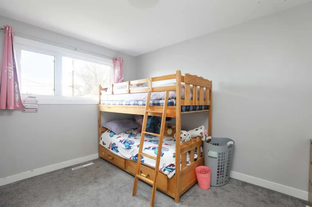 2705 22 Avenue S Lethbridge AB T1K 1J8