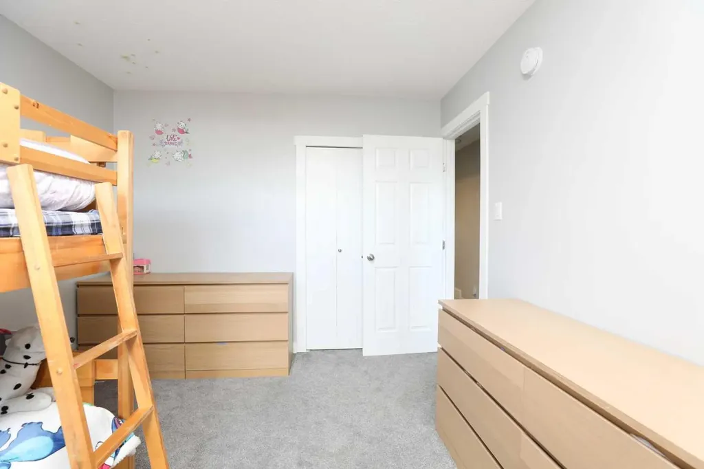 2705 22 Avenue S Lethbridge AB T1K 1J8