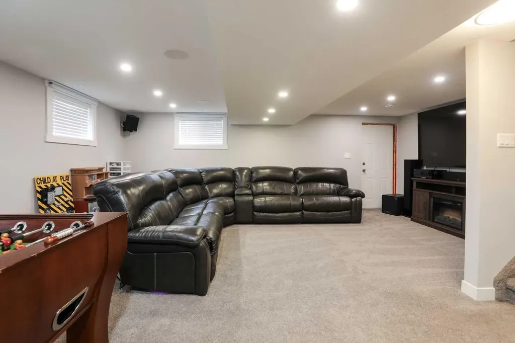 2705 22 Avenue S Lethbridge AB T1K 1J8