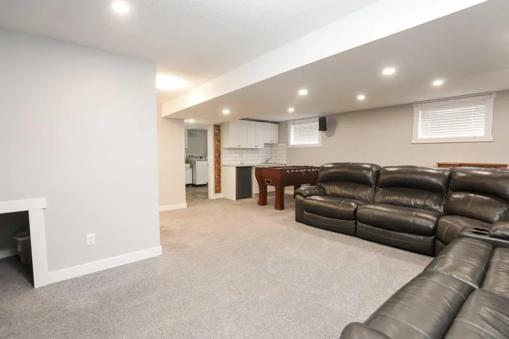 2705 22 Avenue S Lethbridge AB T1K 1J8