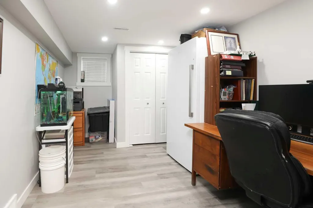 2705 22 Avenue S Lethbridge AB T1K 1J8