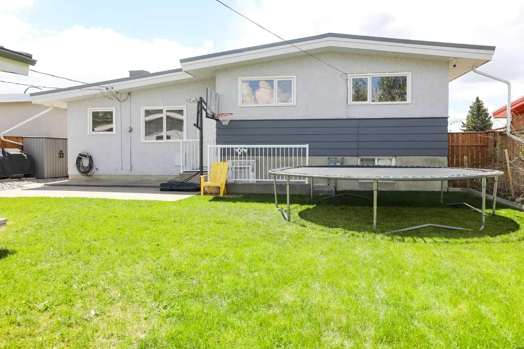 2705 22 Avenue S Lethbridge AB T1K 1J8