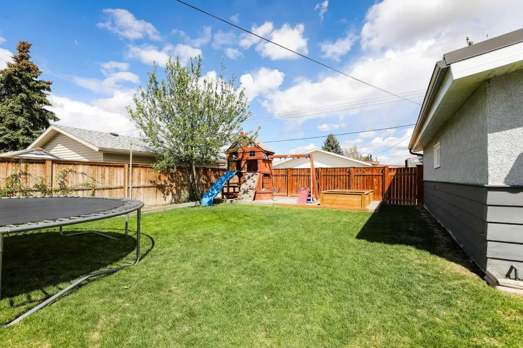 2705 22 Avenue S Lethbridge AB T1K 1J8