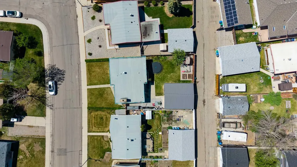 2705 22 Avenue S Lethbridge AB T1K 1J8