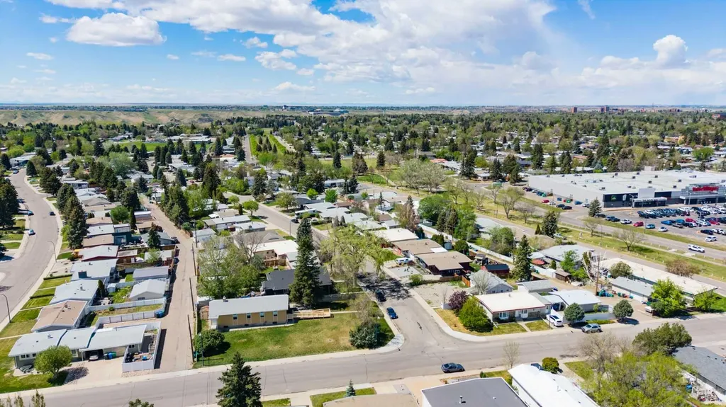 2705 22 Avenue S Lethbridge AB T1K 1J8