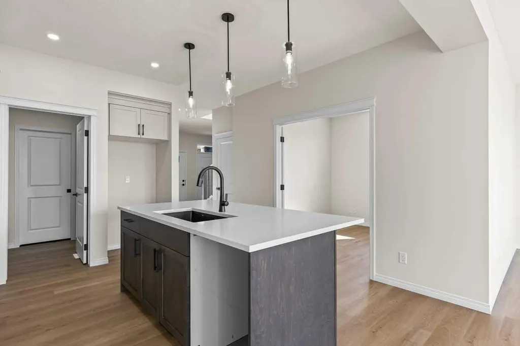 127 Corner Glen Grove NE Calgary AB T3N 2S3