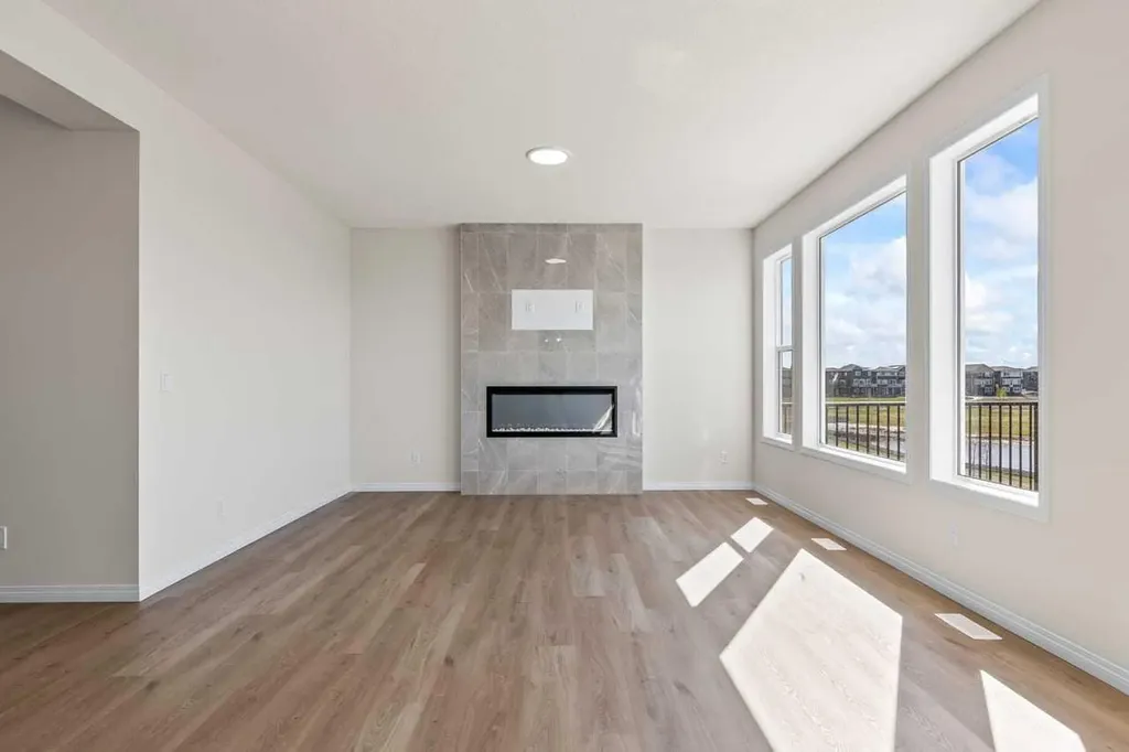 127 Corner Glen Grove NE Calgary AB T3N 2S3