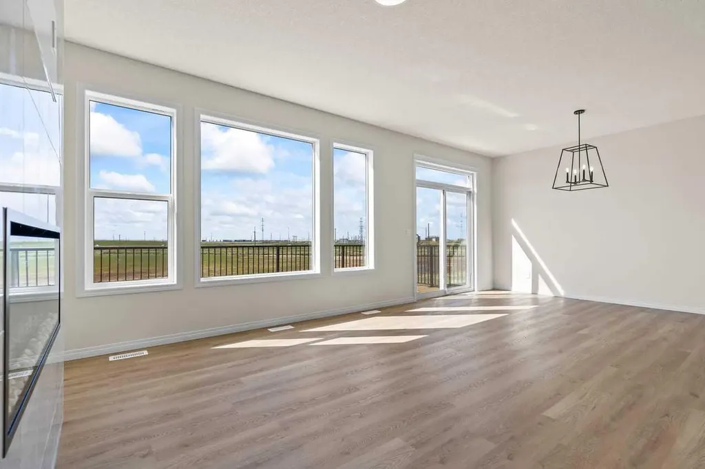 127 Corner Glen Grove NE Calgary AB T3N 2S3