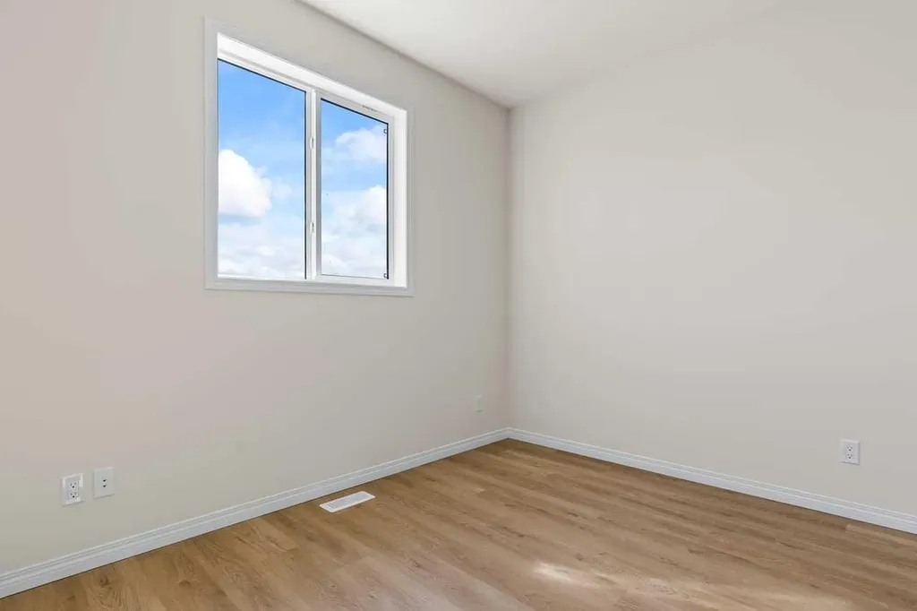 127 Corner Glen Grove NE Calgary AB T3N 2S3