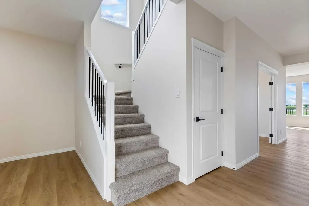 127 Corner Glen Grove NE Calgary AB T3N 2S3