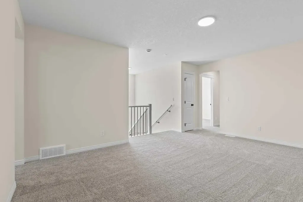 127 Corner Glen Grove NE Calgary AB T3N 2S3
