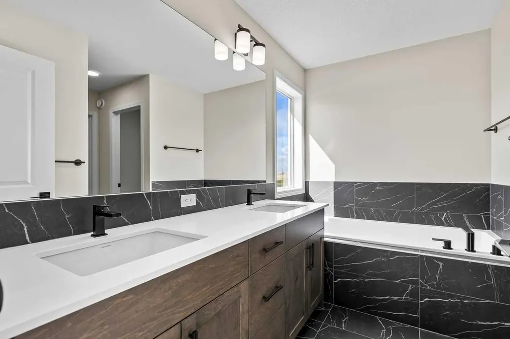 127 Corner Glen Grove NE Calgary AB T3N 2S3