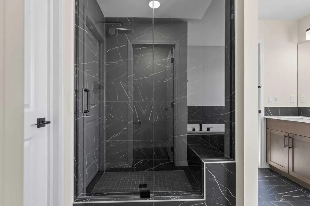 127 Corner Glen Grove NE Calgary AB T3N 2S3