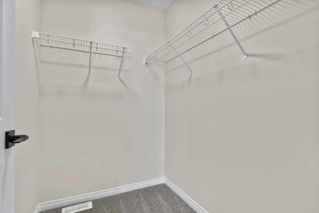 127 Corner Glen Grove NE Calgary AB T3N 2S3