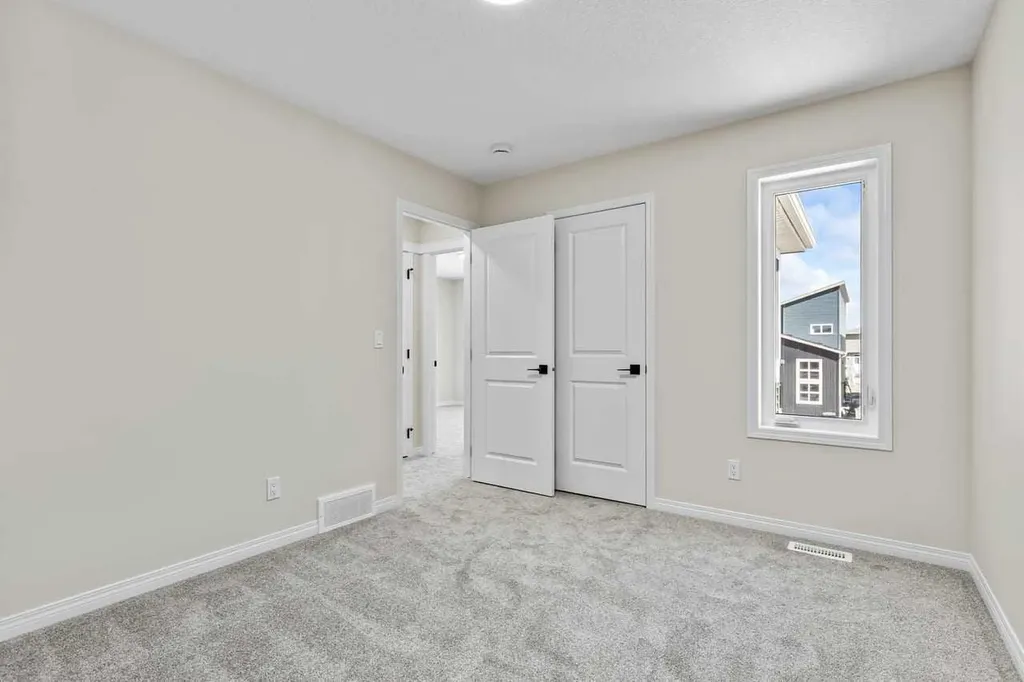 127 Corner Glen Grove NE Calgary AB T3N 2S3