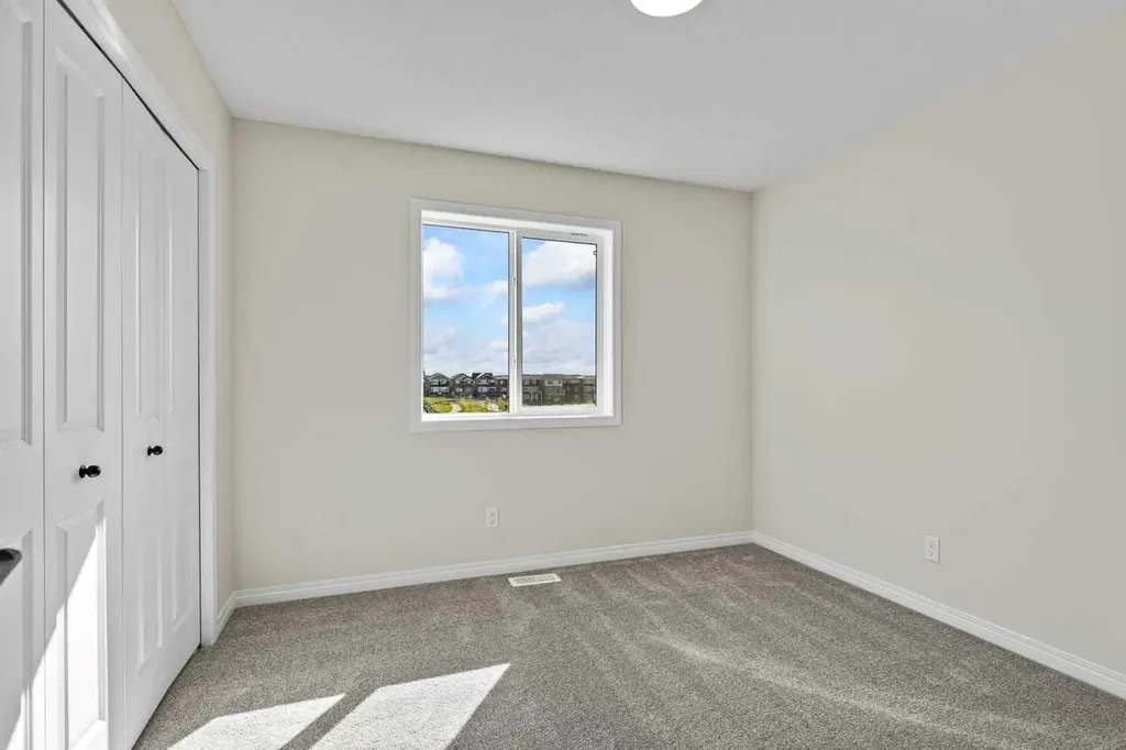 127 Corner Glen Grove NE Calgary AB T3N 2S3