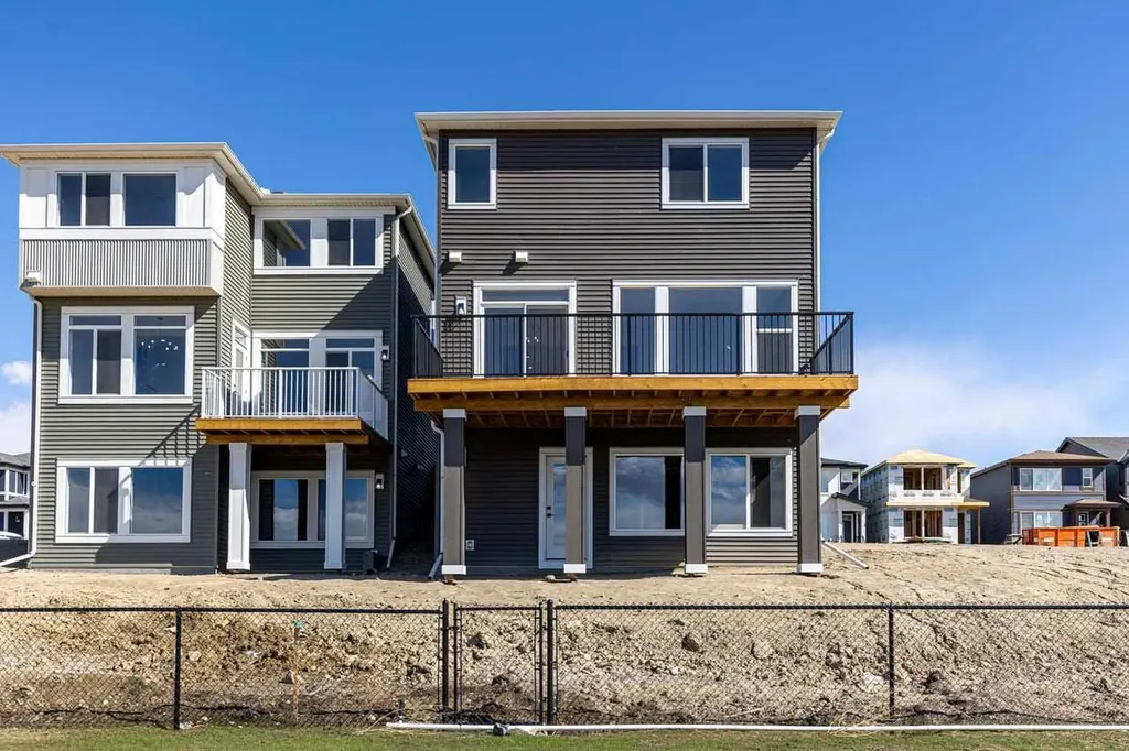 127 Corner Glen Grove NE Calgary AB T3N 2S3