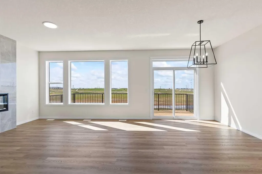 127 Corner Glen Grove NE Calgary AB T3N 2S3