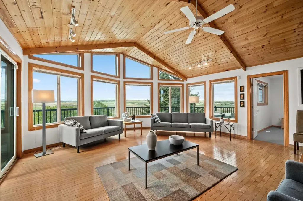 8120 408 Avenue E Rural Foothills County AB T1S 6C4