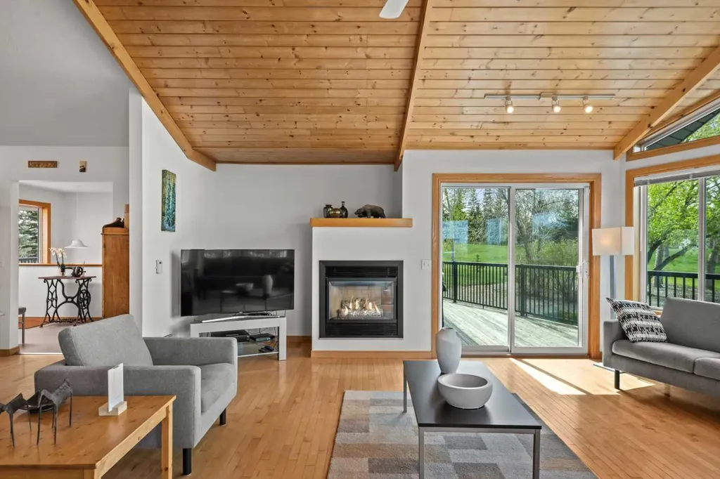 8120 408 Avenue E Rural Foothills County AB T1S 6C4