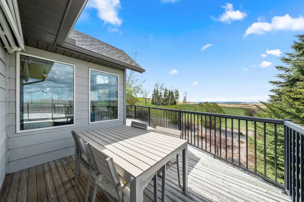 8120 408 Avenue E Rural Foothills County AB T1S 6C4