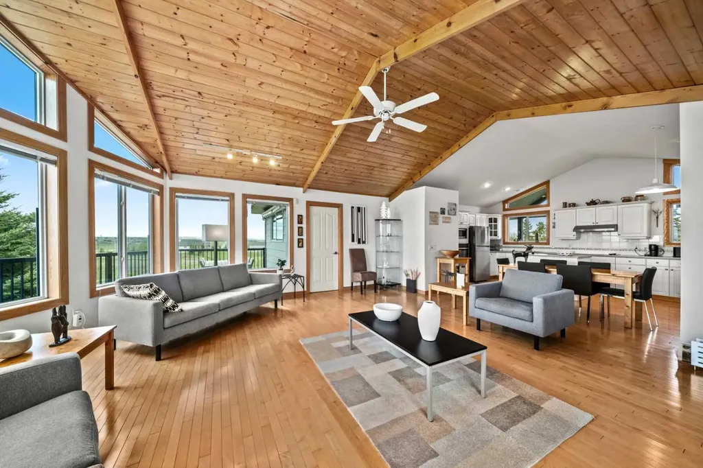8120 408 Avenue E Rural Foothills County AB T1S 6C4