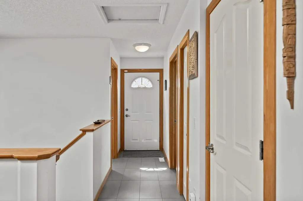 8120 408 Avenue E Rural Foothills County AB T1S 6C4