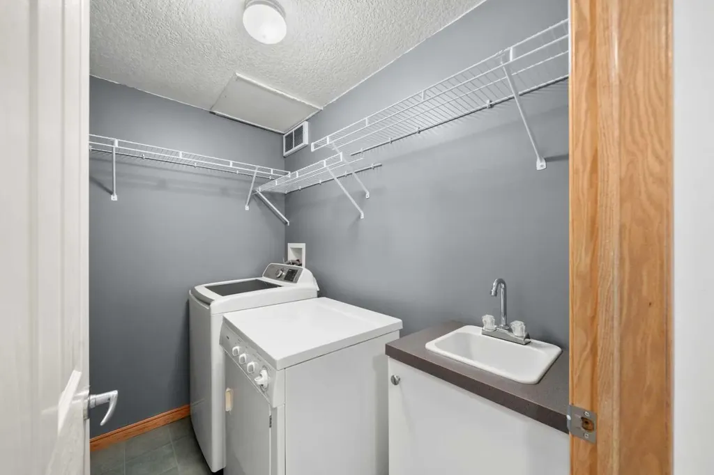 8120 408 Avenue E Rural Foothills County AB T1S 6C4