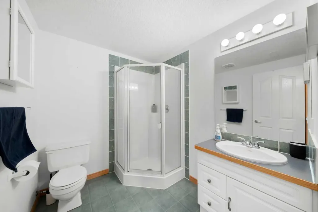 8120 408 Avenue E Rural Foothills County AB T1S 6C4