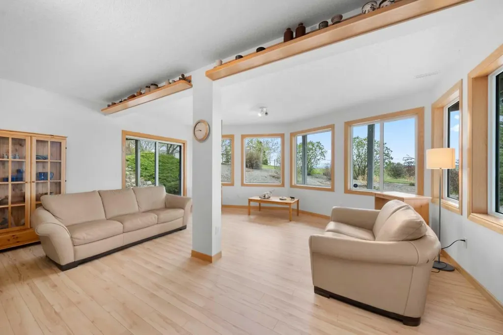 8120 408 Avenue E Rural Foothills County AB T1S 6C4