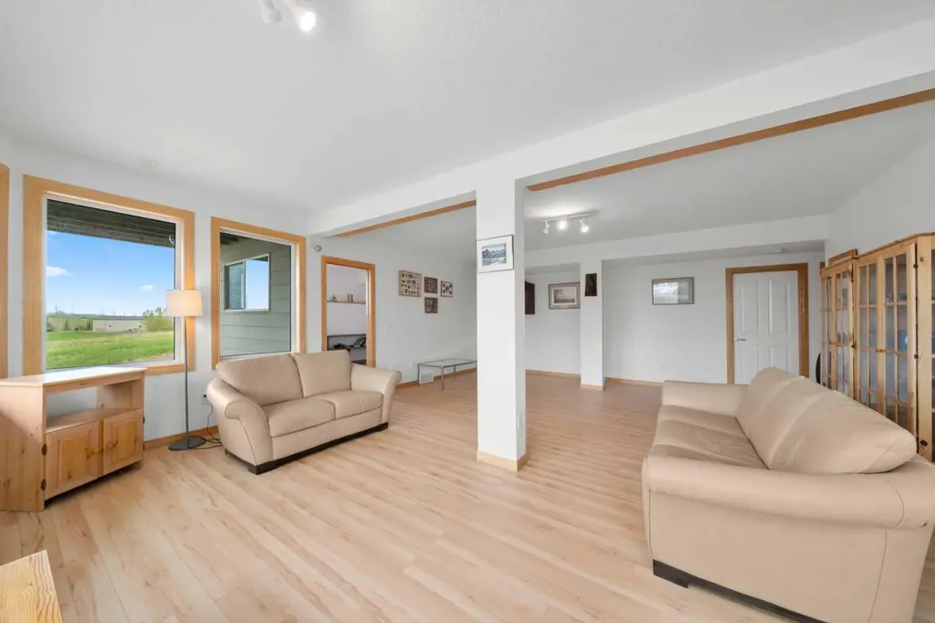 8120 408 Avenue E Rural Foothills County AB T1S 6C4