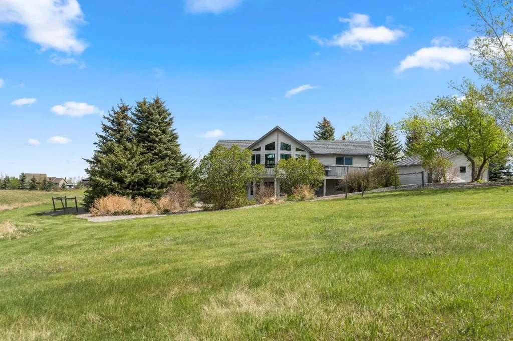 8120 408 Avenue E Rural Foothills County AB T1S 6C4