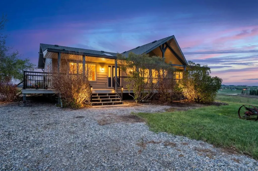 8120 408 Avenue E Rural Foothills County AB T1S 6C4