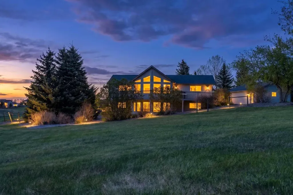 8120 408 Avenue E Rural Foothills County AB T1S 6C4